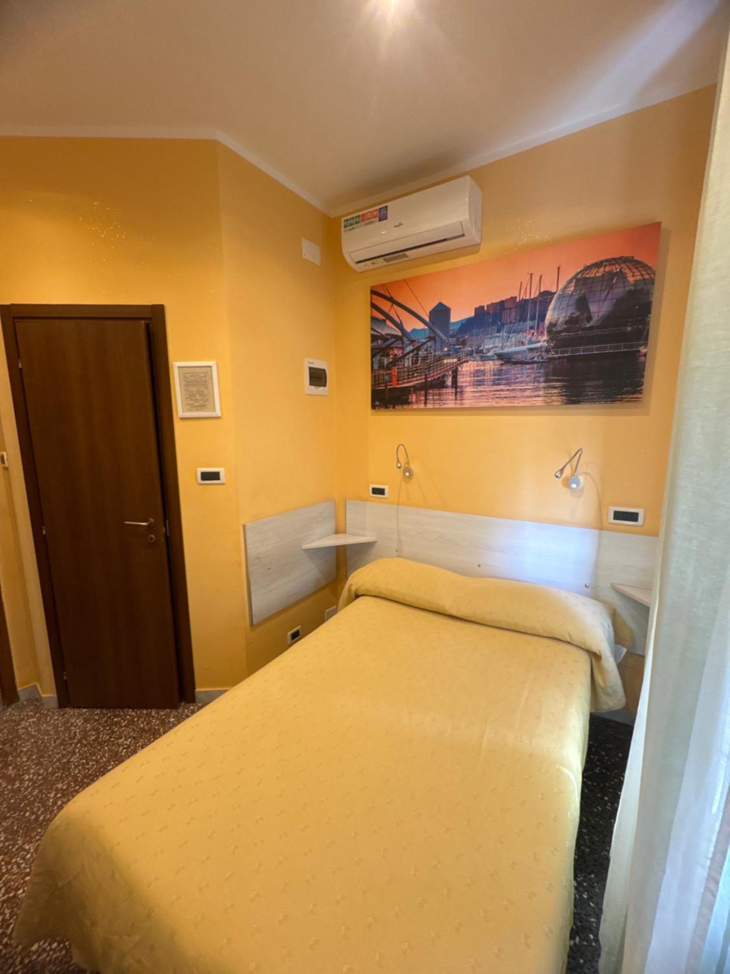 Albergo Parigi Генуя Екстер'єр фото